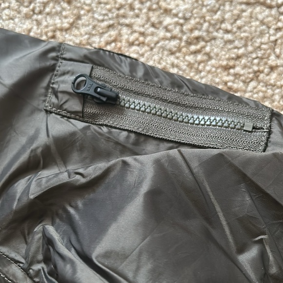 Women’s The north face jacket - Picture 3 of 9